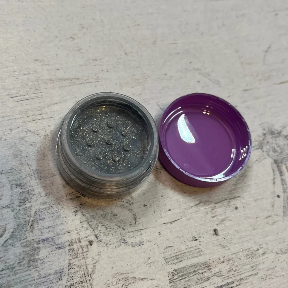 Medusas Makeup Mystical Eye Dust in Color Medusa